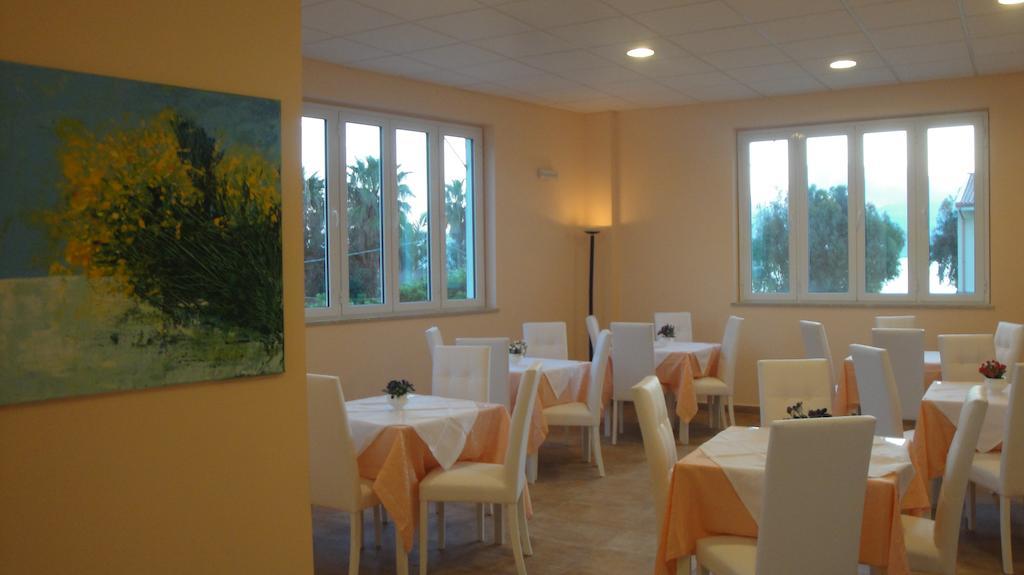 Hotel Residence Thalassa Reggio di Calabria Bagian luar foto