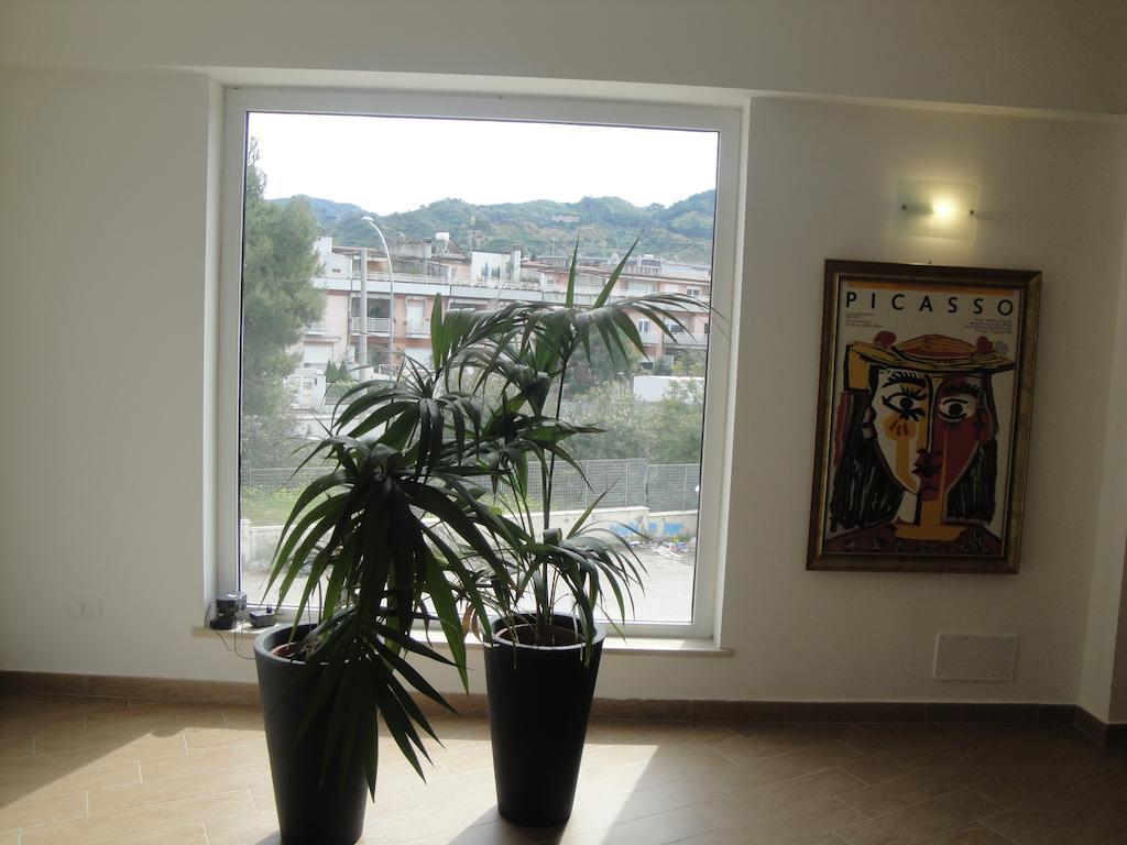Hotel Residence Thalassa Reggio di Calabria Bagian luar foto