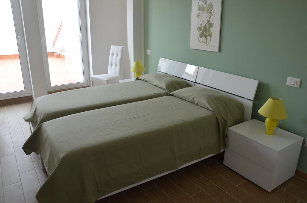 Hotel Residence Thalassa Reggio di Calabria Ruang foto