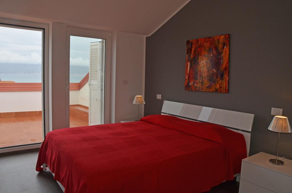 Hotel Residence Thalassa Reggio di Calabria Bagian luar foto