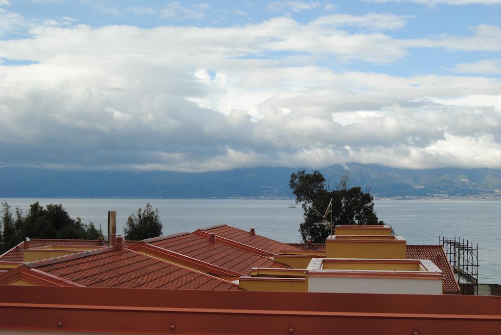 Hotel Residence Thalassa Reggio di Calabria Bagian luar foto